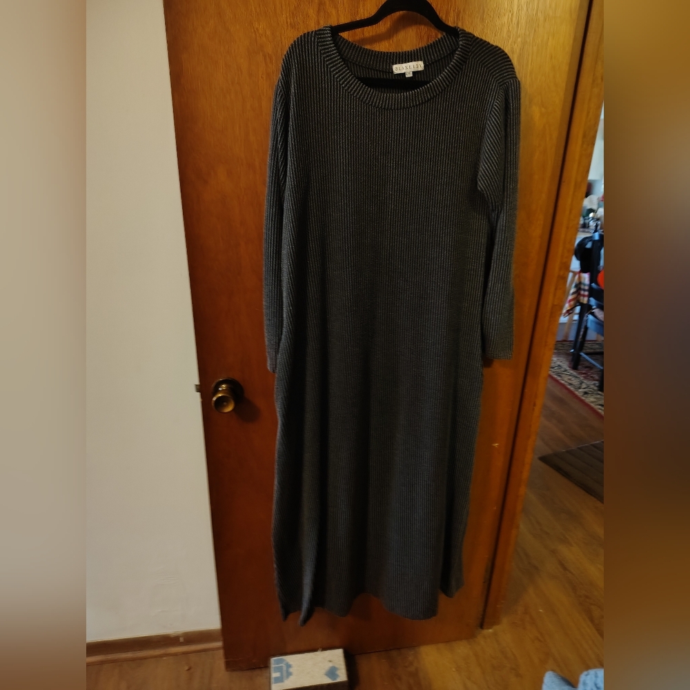 Chic Black Ribbed Knit Long Sleeve Dress